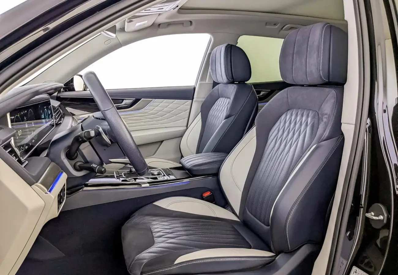 Hongqi HS5