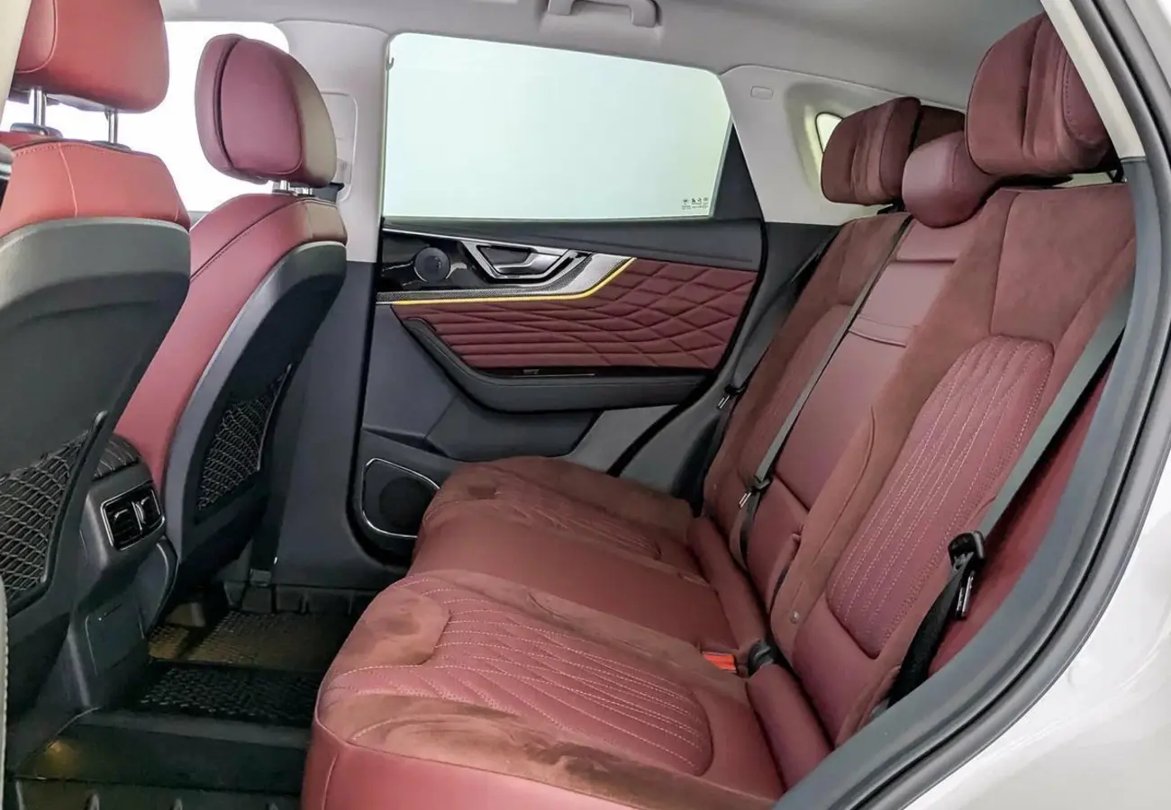 Hongqi HS5