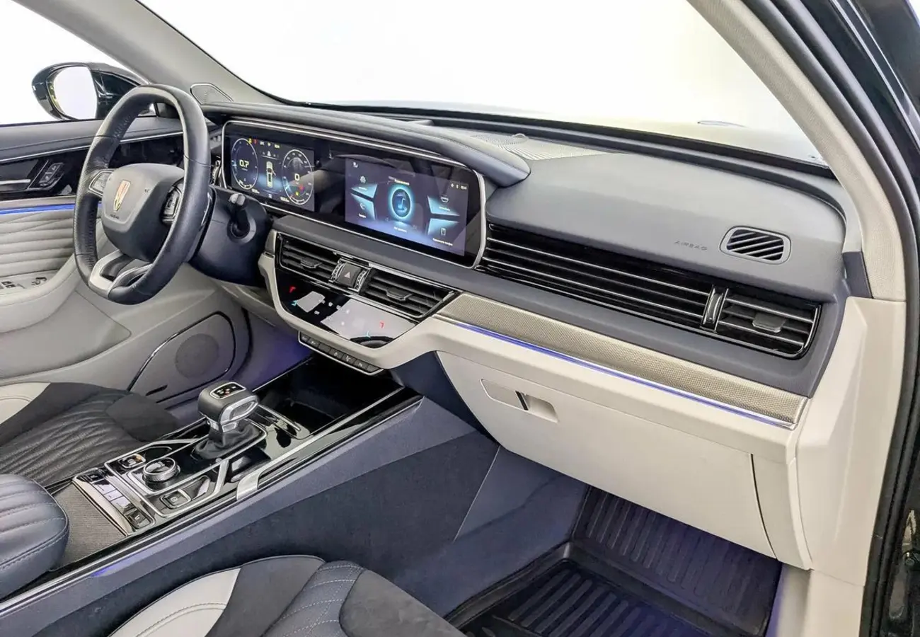 Hongqi HS5