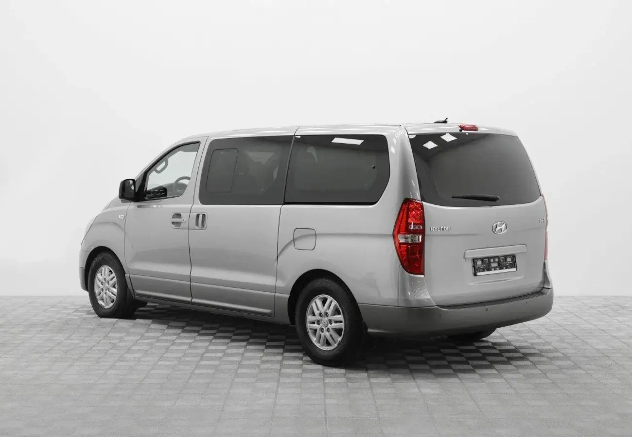 Hyundai H-1