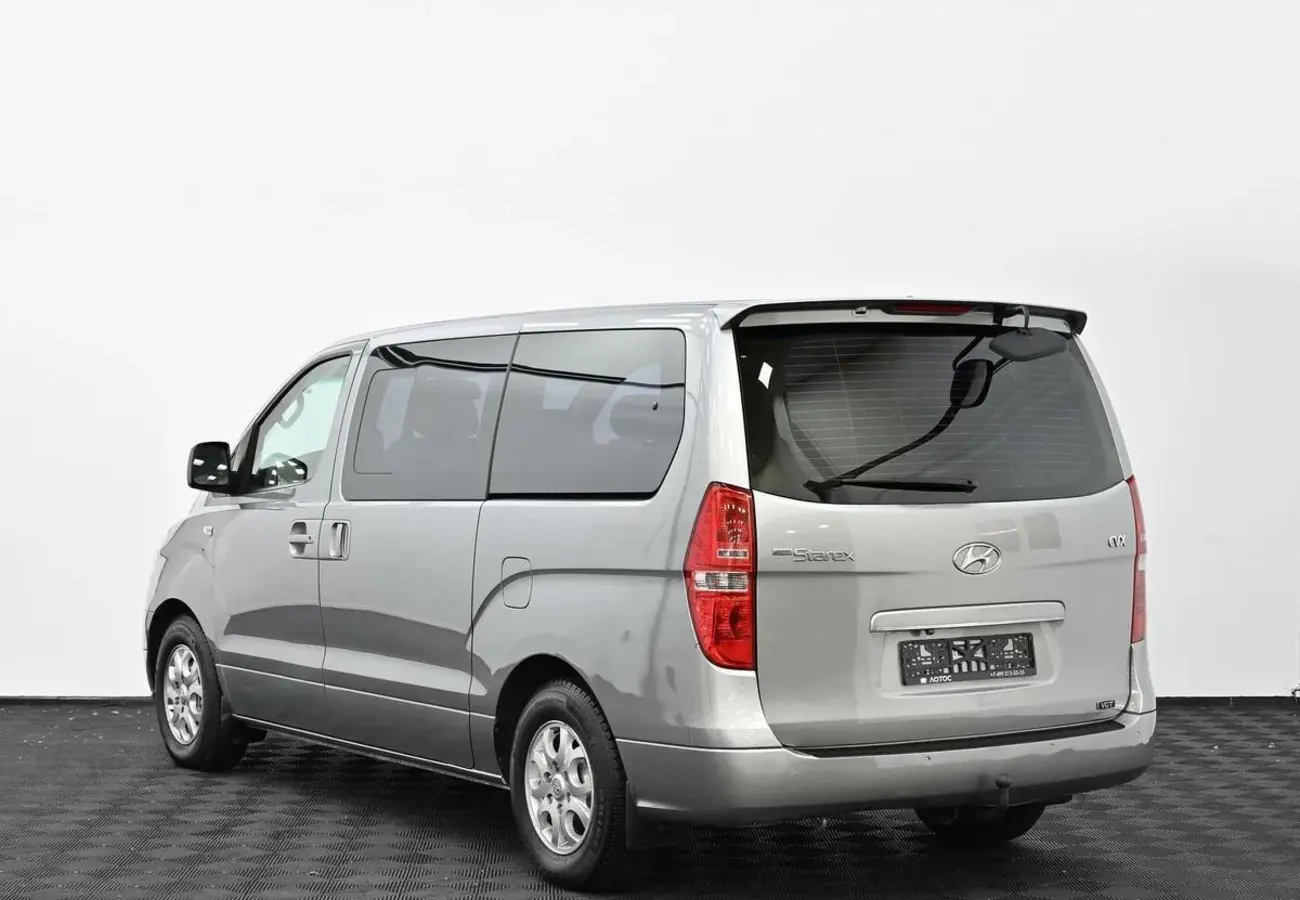 Hyundai Grand Starex